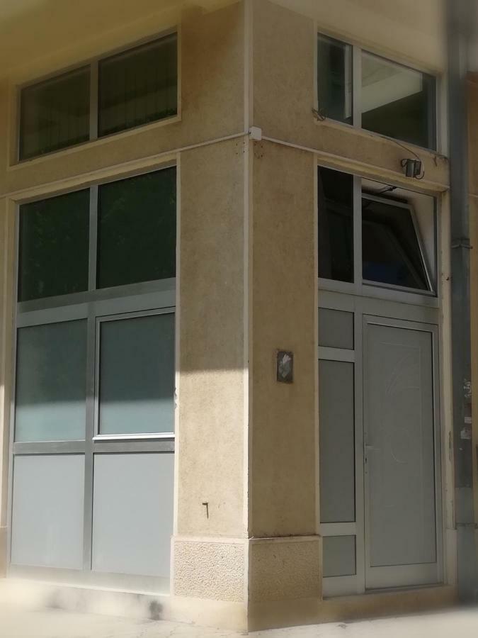 Classy And Cozy - Parking - 3 Beds - Near Center Novi Sad Exterior photo