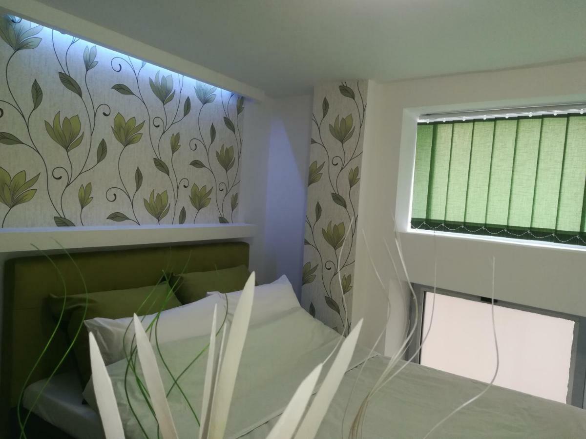 Classy And Cozy - Parking - 3 Beds - Near Center Novi Sad Exterior photo