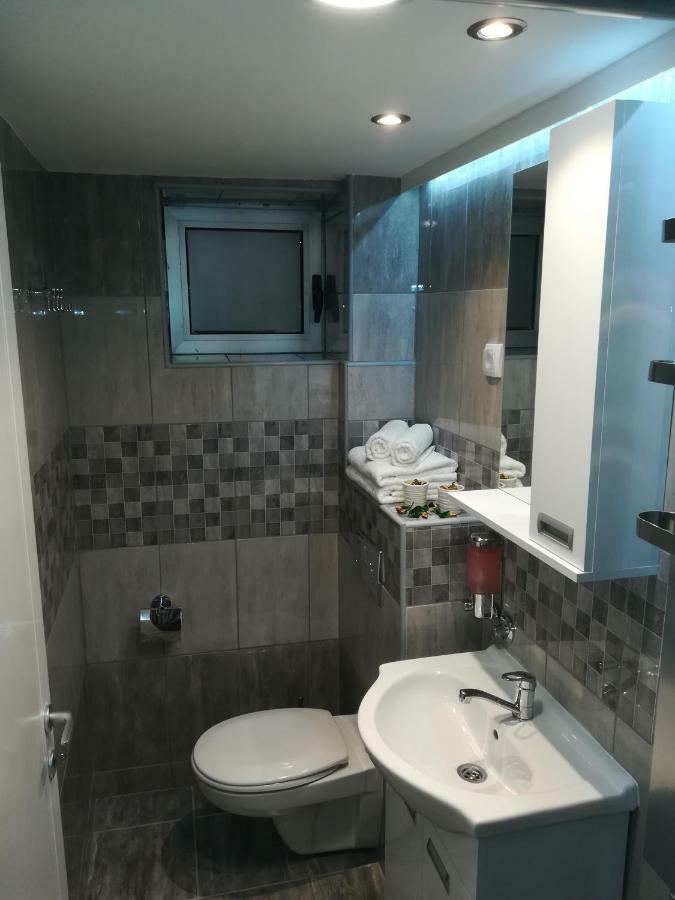 Classy And Cozy - Parking - 3 Beds - Near Center Novi Sad Exterior photo